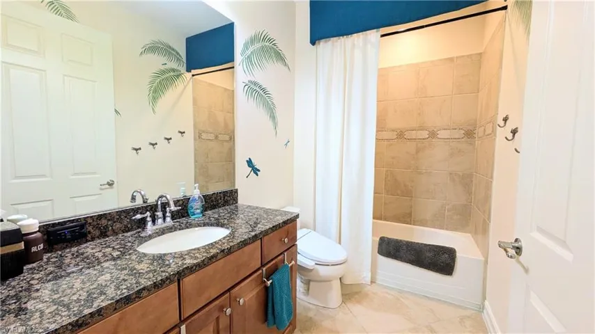 9081  Albion S LN, Naples, FL 34113