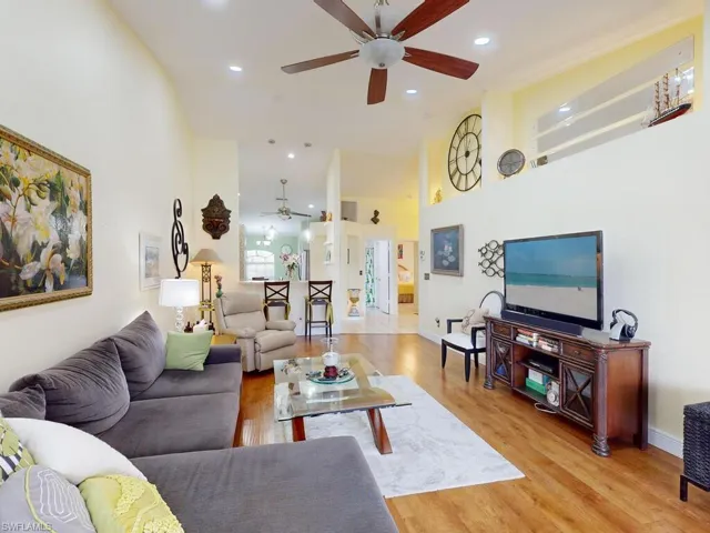 5512  Whitten  DR, Naples, FL 34104