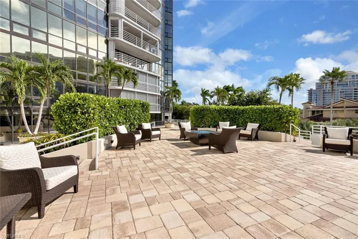 4751  Gulf Shore N BLVD, Naples, FL 34103