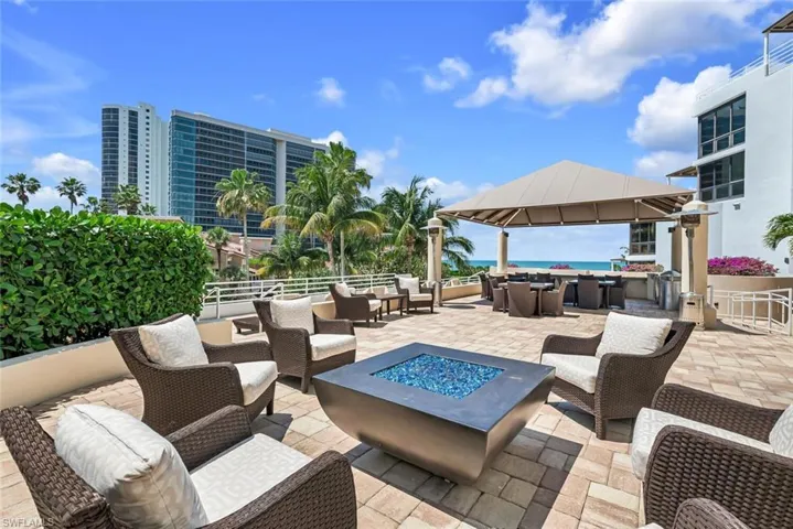 4751  Gulf Shore N BLVD, Naples, FL 34103