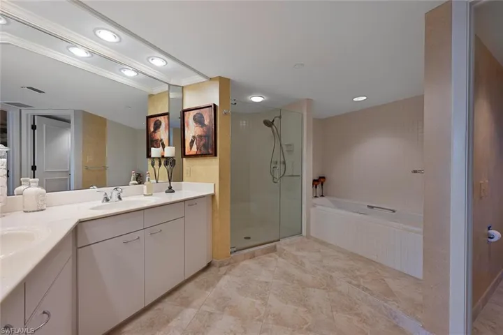 4751  Gulf Shore N BLVD, Naples, FL 34103