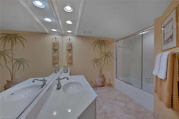 4751  Gulf Shore N BLVD, Naples, FL 34103