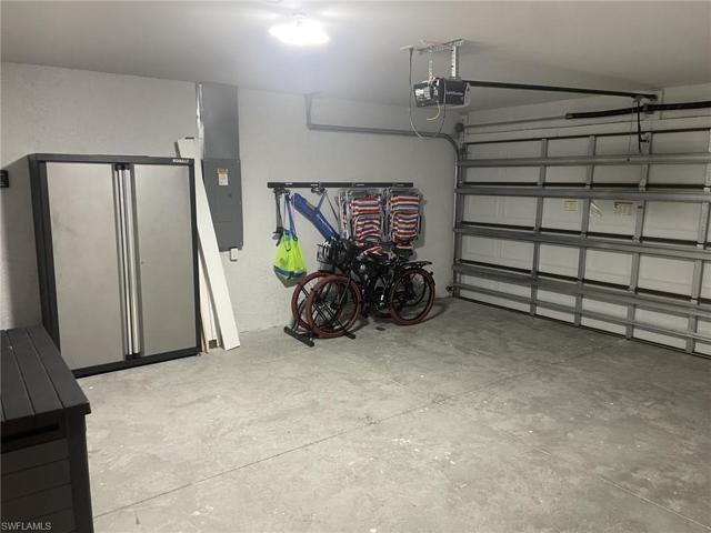2 Car Garage on Each side