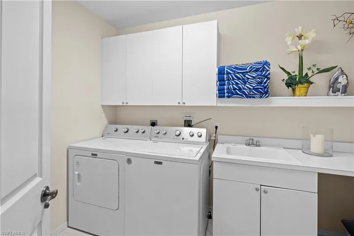 400  Flagship  DR, Naples, FL 34108