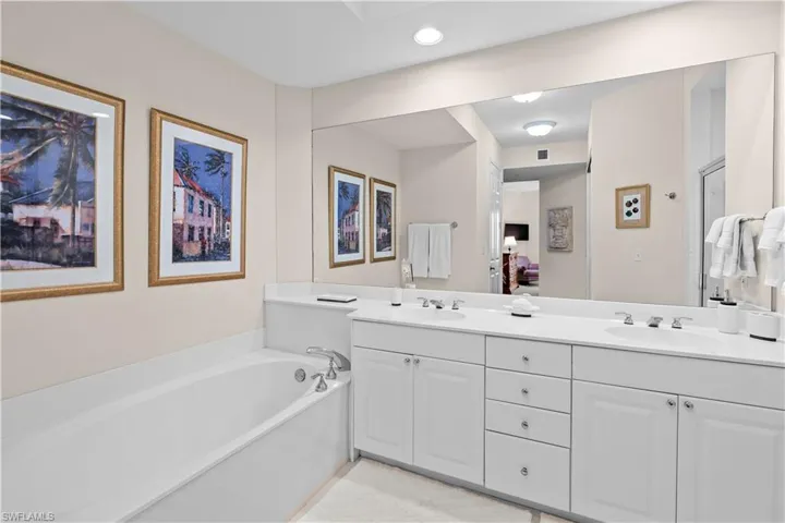 400  Flagship  DR, Naples, FL 34108