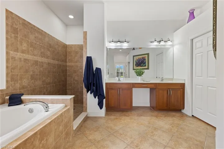 11115  Laughton  CIR, Fort Myers, FL 33913