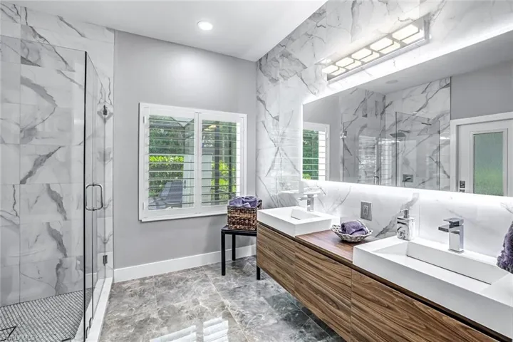 8844  Ventura  WAY, Naples, FL 34109