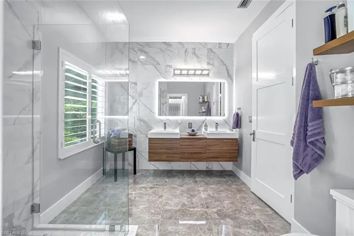 8844  Ventura  WAY, Naples, FL 34109