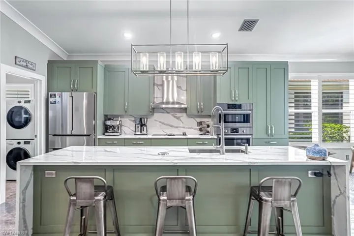 8844  Ventura  WAY, Naples, FL 34109