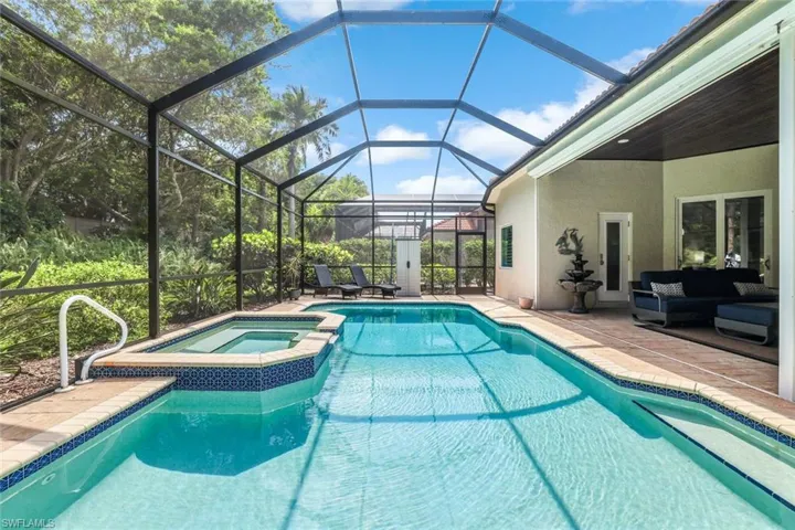 8844  Ventura  WAY, Naples, FL 34109