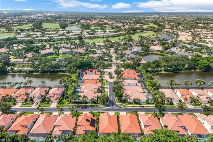 8844  Ventura  WAY, Naples, FL 34109