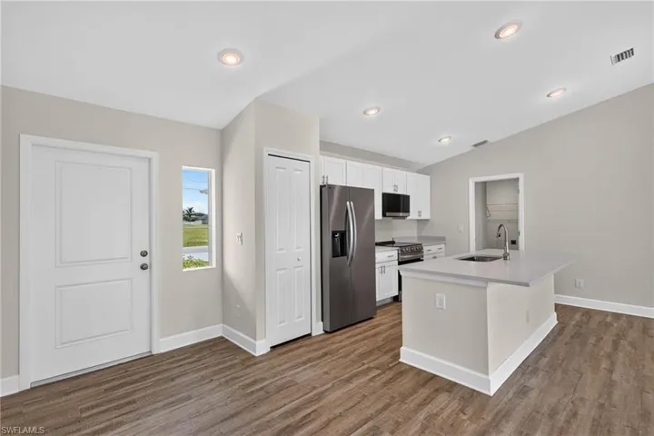 2809 Nw 5th Pl, Cape Coral, Florida 33993
