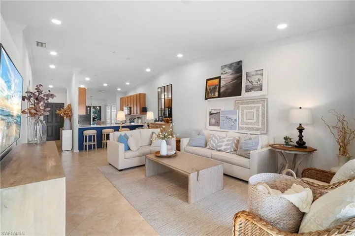 10026  Siesta Bay  DR, Naples, FL 34120
