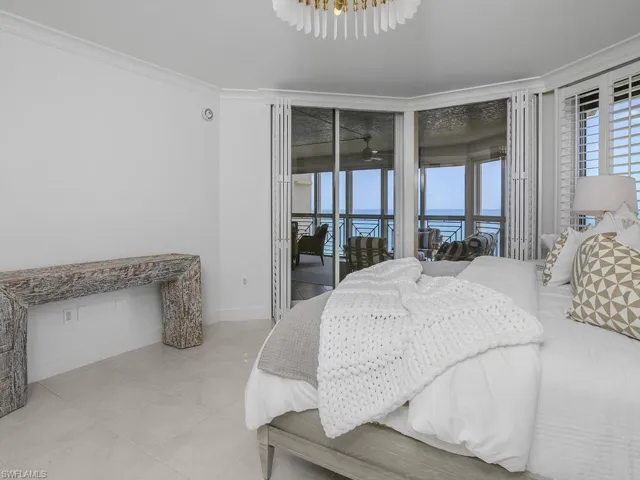 Wake up to peaceful forever Gulf views.