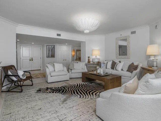 4021 Gulf Shore Blvd N 1103, Naples, Florida 34103