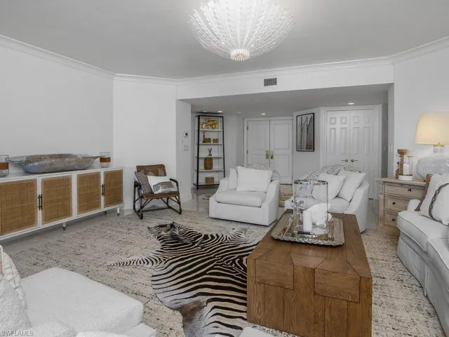 4021 Gulf Shore Blvd N 1103, Naples, Florida 34103