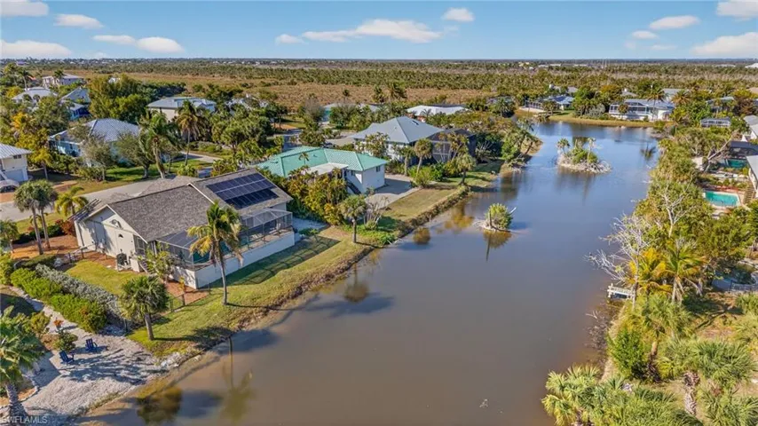 686 Emeril Ct, Sanibel, Florida 33957