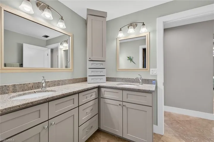 686 Emeril Ct, Sanibel, Florida 33957
