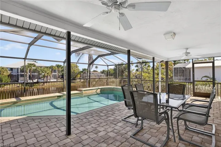 686 Emeril Ct, Sanibel, Florida 33957