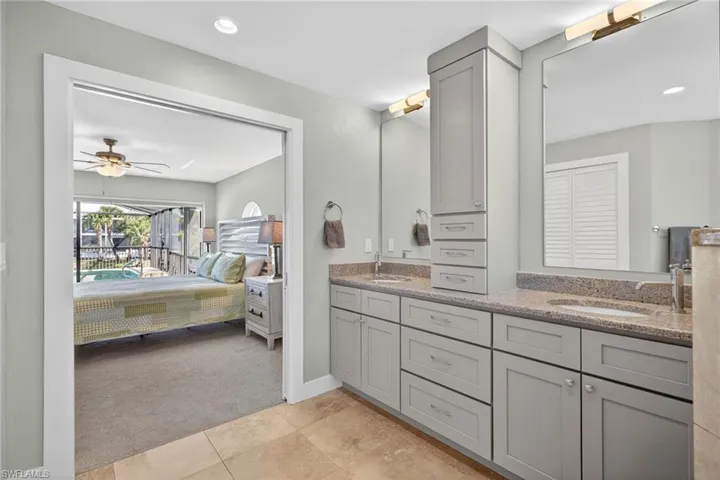 686 Emeril Ct, Sanibel, Florida 33957
