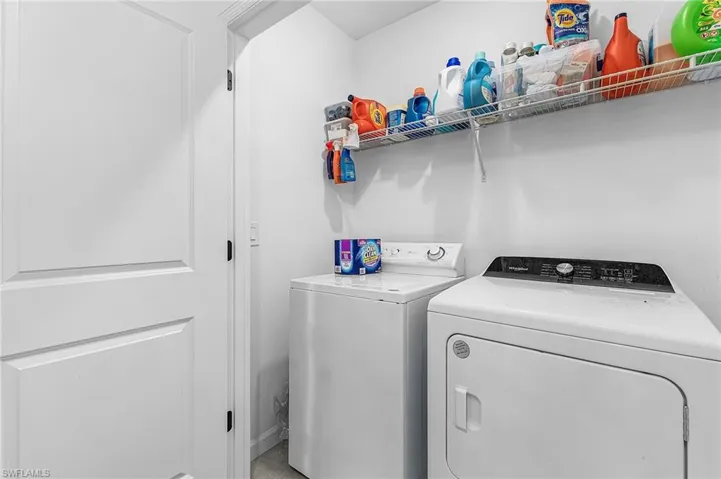 1682 Lake Jessup Cir, Cape Coral, Florida 33909