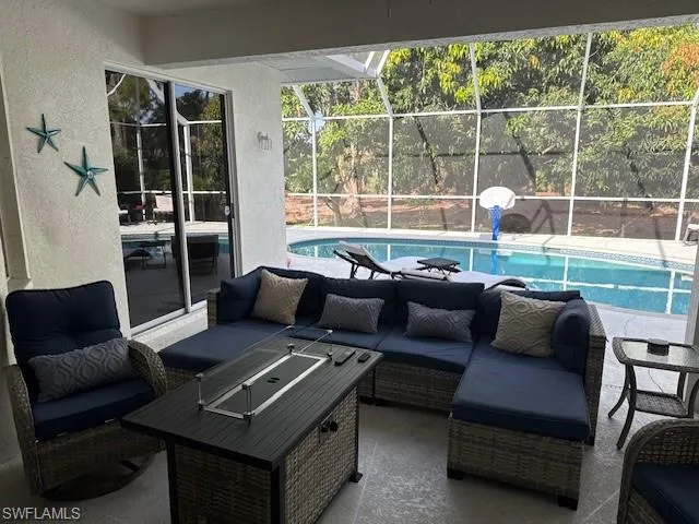 697 Crossfield Cir, Naples, Florida 34104