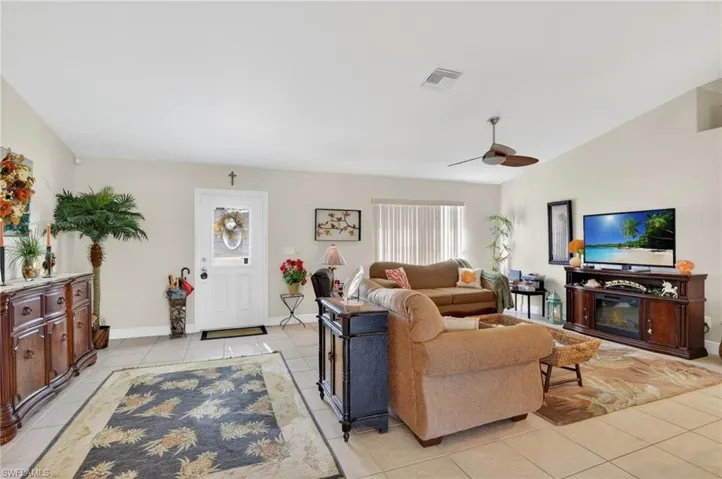 3820 Sw 20th Ave, Cape Coral, Florida 33914