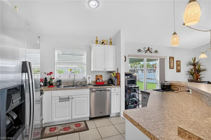 3820 Sw 20th Ave, Cape Coral, Florida 33914