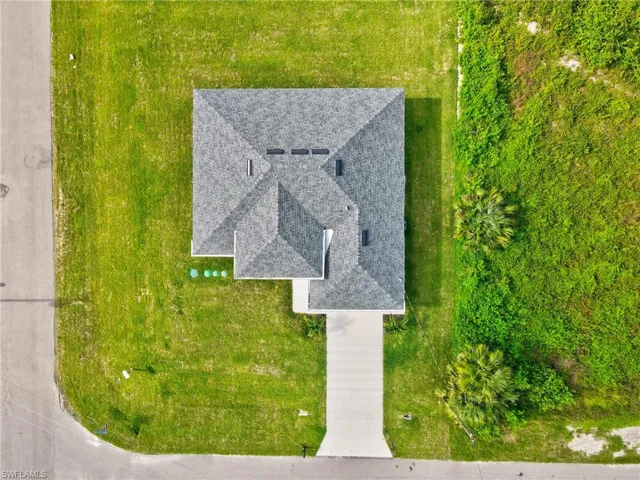 Aerial view of property and surrounding area