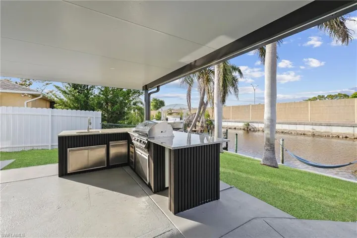 2423 Everest Pkwy, Cape Coral, Florida 33904