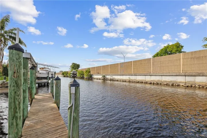 2423 Everest Pkwy, Cape Coral, Florida 33904