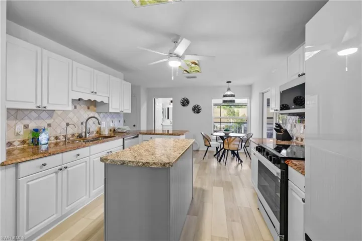 2423 Everest Pkwy, Cape Coral, Florida 33904