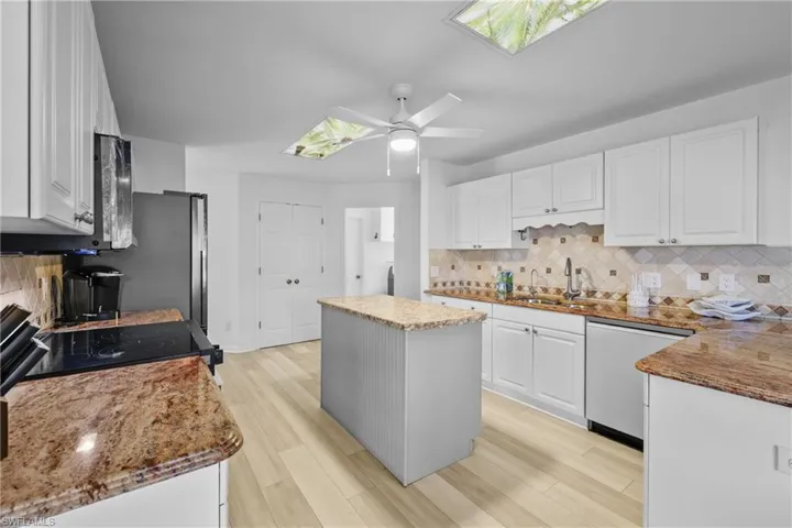 2423 Everest Pkwy, Cape Coral, Florida 33904