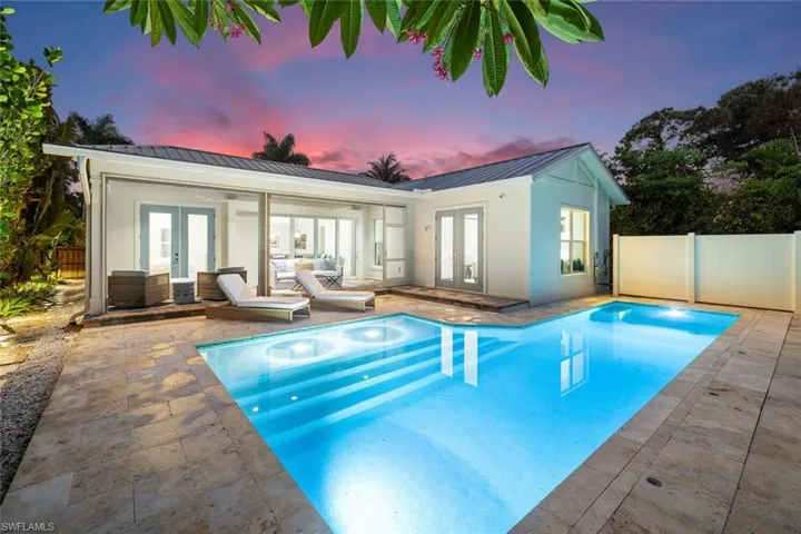 1287  10th N AVE, Naples, FL 34102
