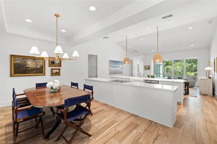 1287  10th N AVE, Naples, FL 34102