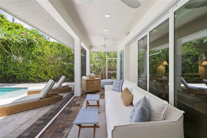 1287  10th N AVE, Naples, FL 34102