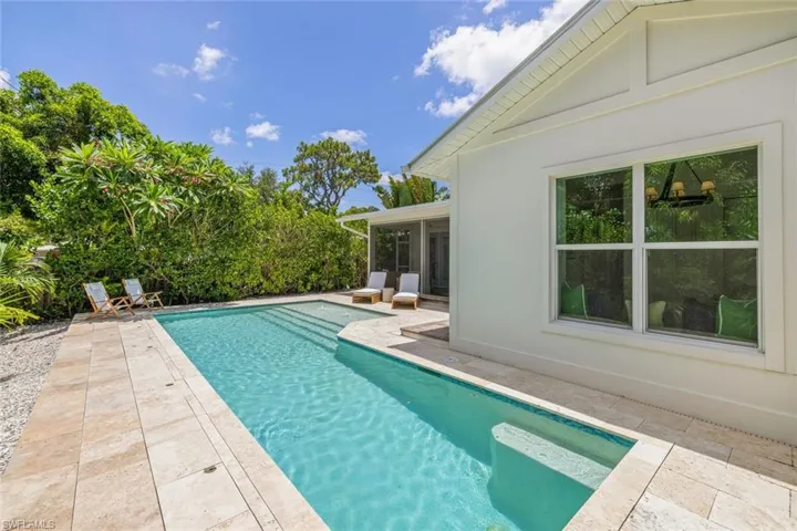 1287  10th N AVE, Naples, FL 34102