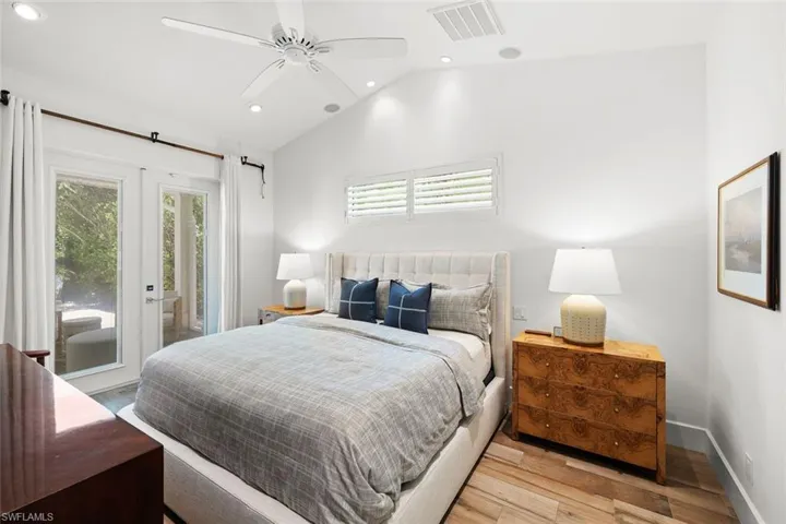 1287  10th N AVE, Naples, FL 34102