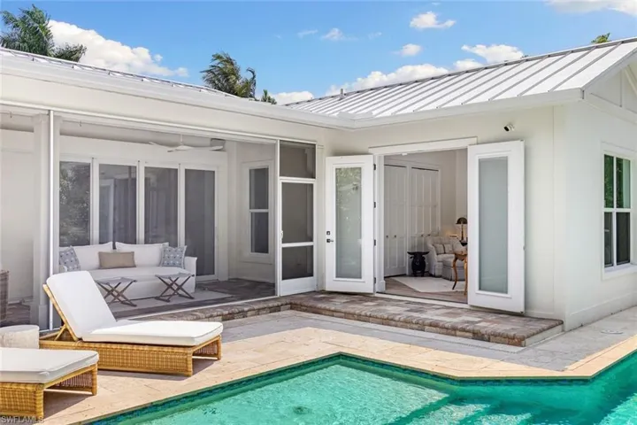 1287  10th N AVE, Naples, FL 34102