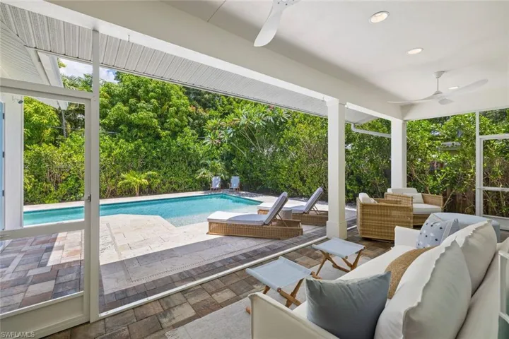 1287  10th N AVE, Naples, FL 34102