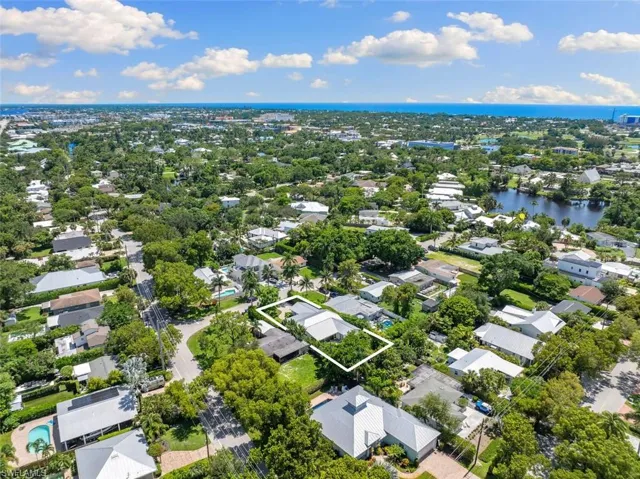 1287  10th N AVE, Naples, FL 34102