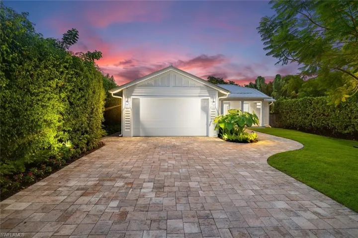 1287  10th N AVE, Naples, FL 34102