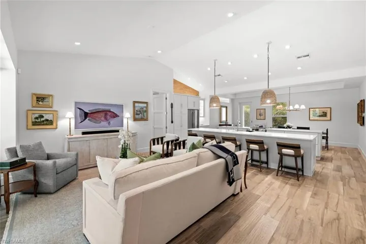 1287  10th N AVE, Naples, FL 34102