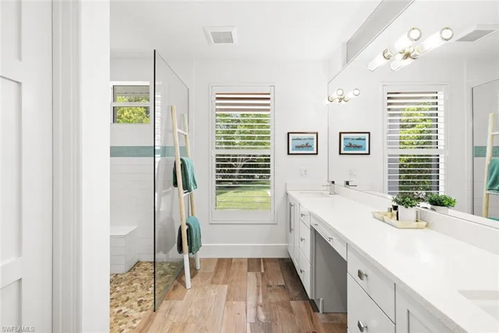 1287  10th N AVE, Naples, FL 34102