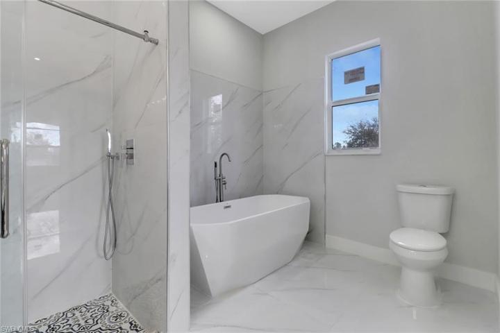 2705 E 9th  ST, LEHIGH ACRES, FL 33936