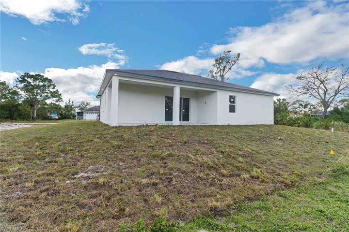 2705 E 9th  ST, LEHIGH ACRES, FL 33936
