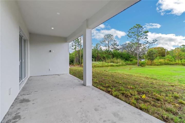 2705 E 9th  ST, LEHIGH ACRES, FL 33936