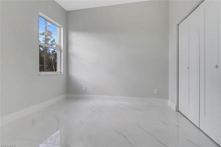 2705 E 9th  ST, LEHIGH ACRES, FL 33936