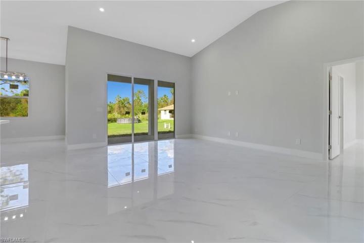 2705 E 9th  ST, LEHIGH ACRES, FL 33936