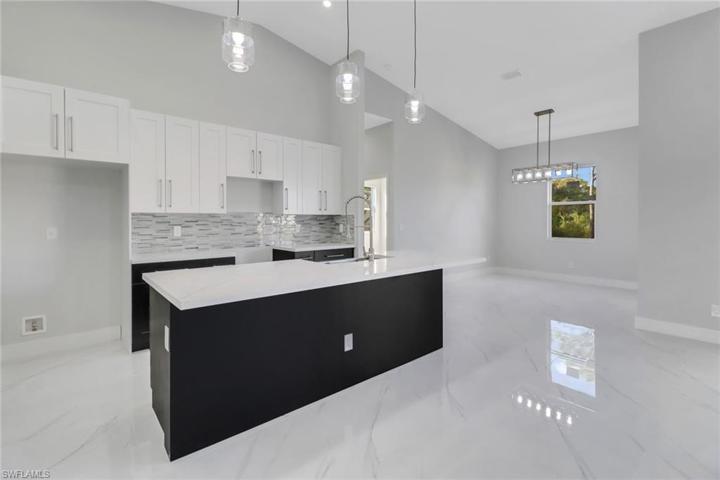 2705 E 9th  ST, LEHIGH ACRES, FL 33936